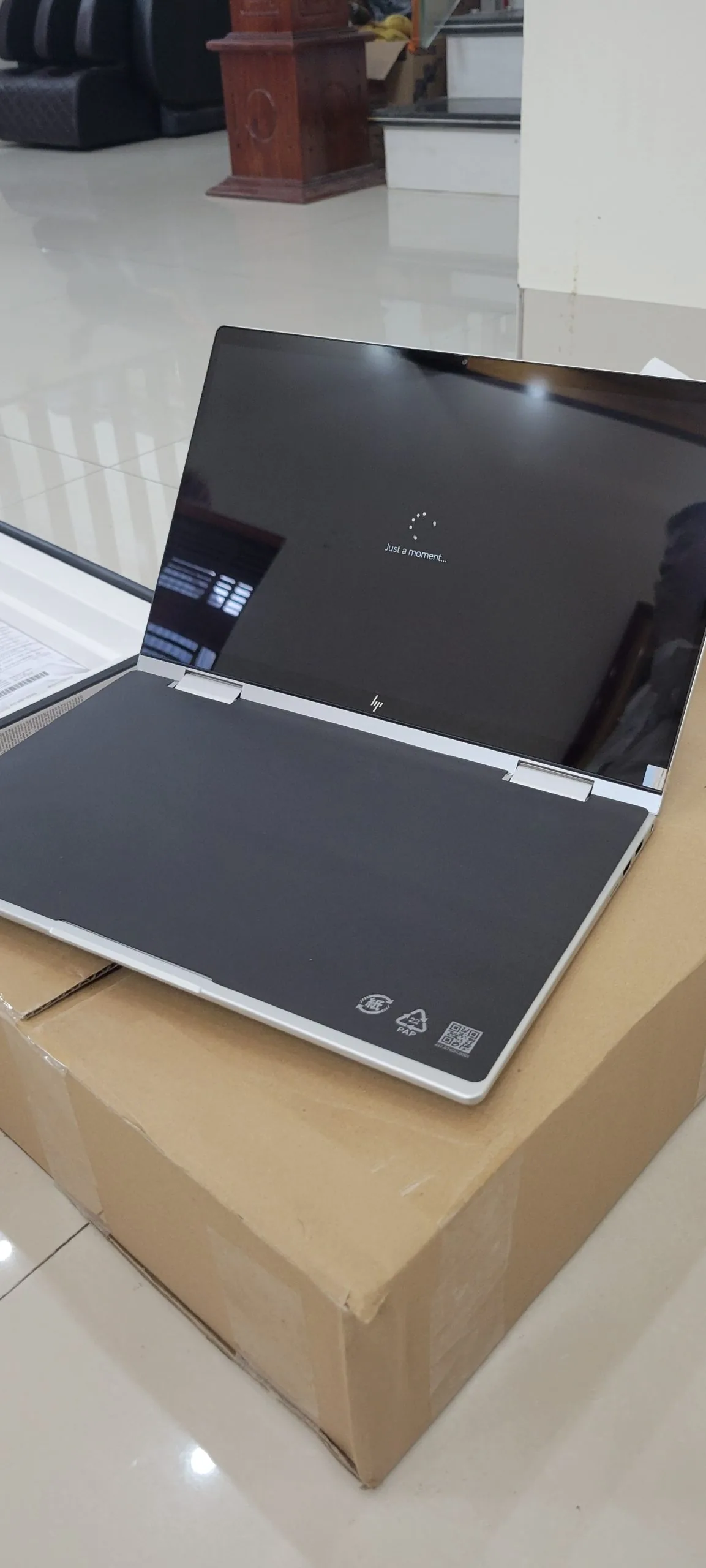 Laptop HP Envy X360 2IN1 14-ES0013