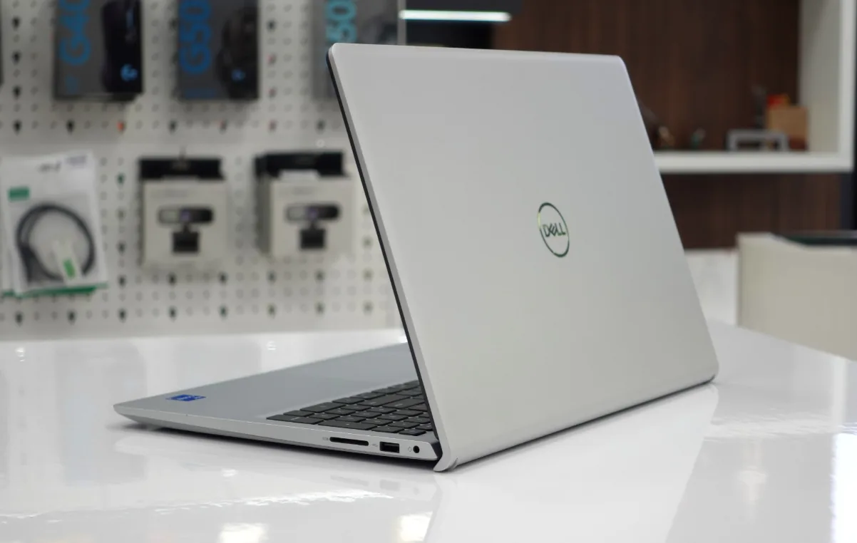 Laptop Dell ins 3520 Core i5-1235U Core i5-1235U